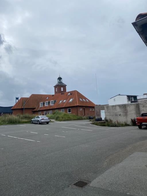3 Vaerelses Lejlighed Taet Faergen Hirtshals Bagian luar foto